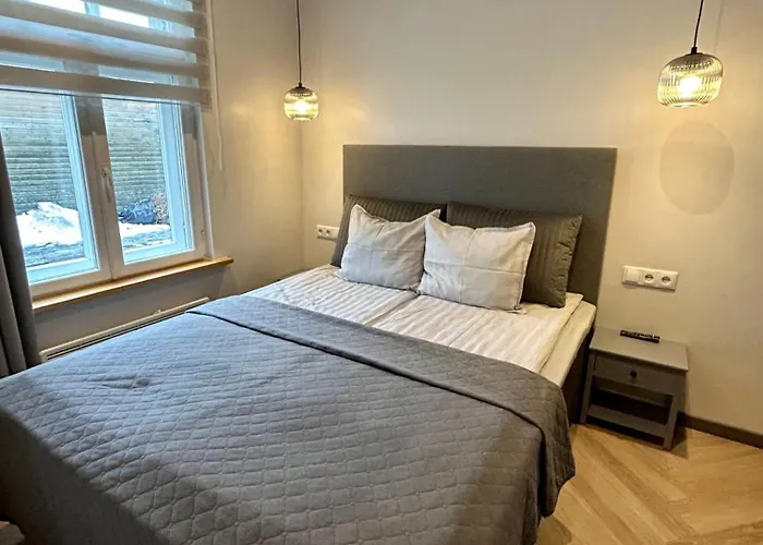 Jon's * Παρνού